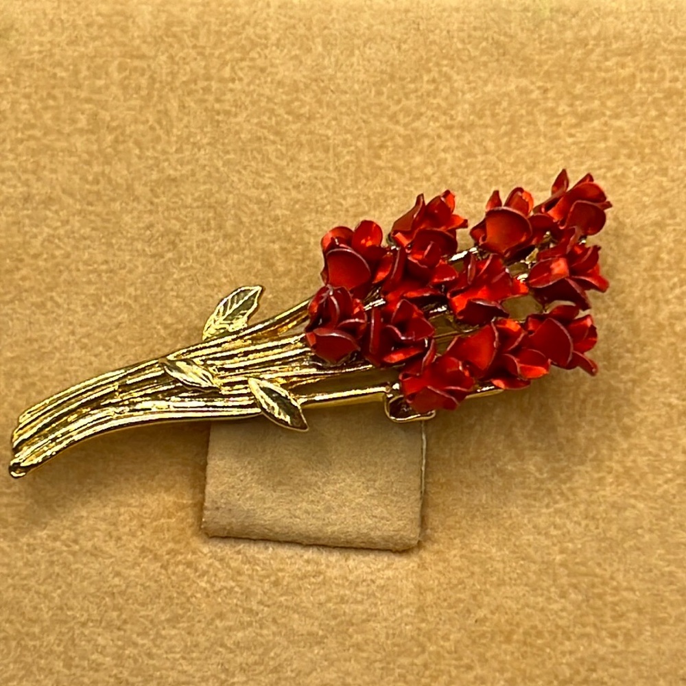 Vintage DM ‘97 rose bouquet brooch